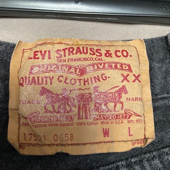 Black vintage Levi’s  - Picture 3 of 4